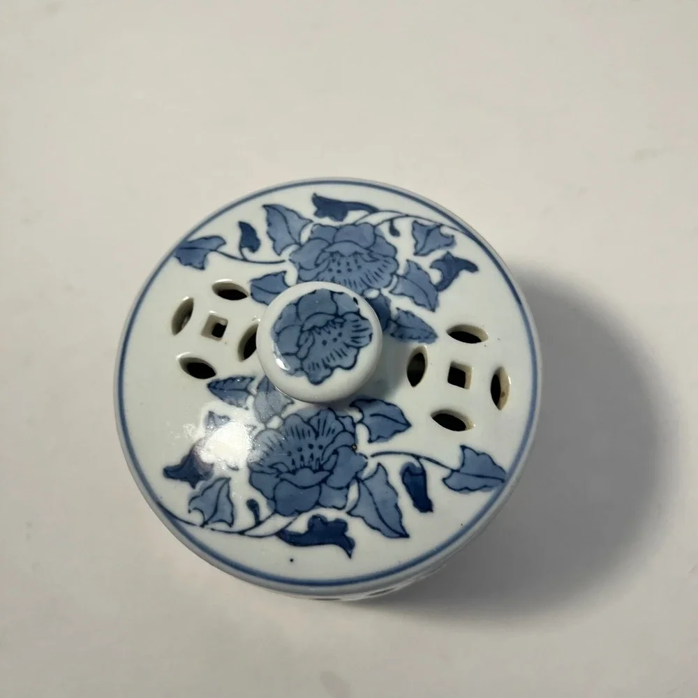 N/A blue white